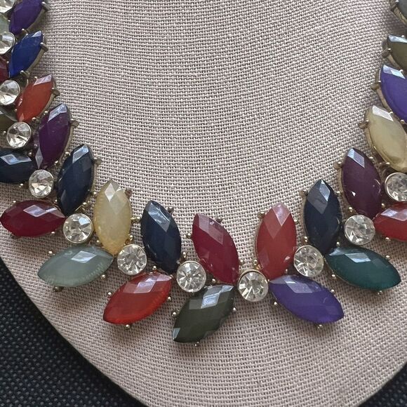 Multicolor Rhinestone Statement Necklace 18‎ in + 2 in Ext. - Picture 6 of 8